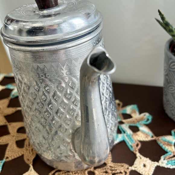Vintage Tea Kettle, Jasmine Thai pattern Embossed aluminum Diamond Brand - Picture 6 of 12